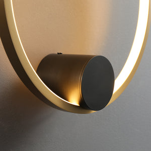 Holy_Brass_Wall_Lamp_Christinekroencke_0012