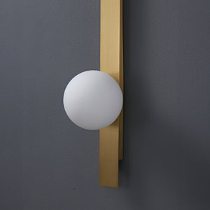 Liila_2_Brass_Wall_Lamp_Nuura_06