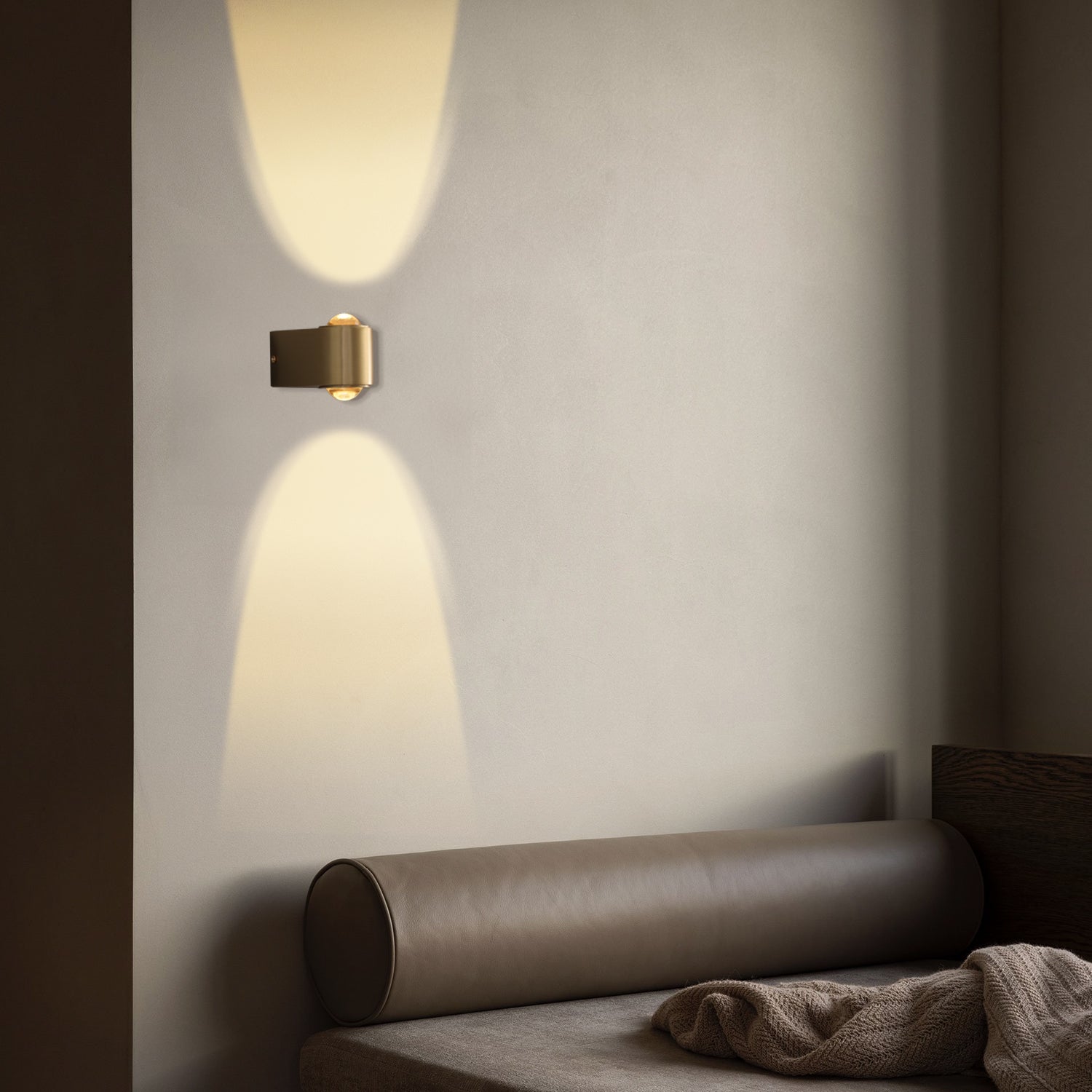 Aurora_Offset_LED_Wall_Sconce_S_PageOne_0003