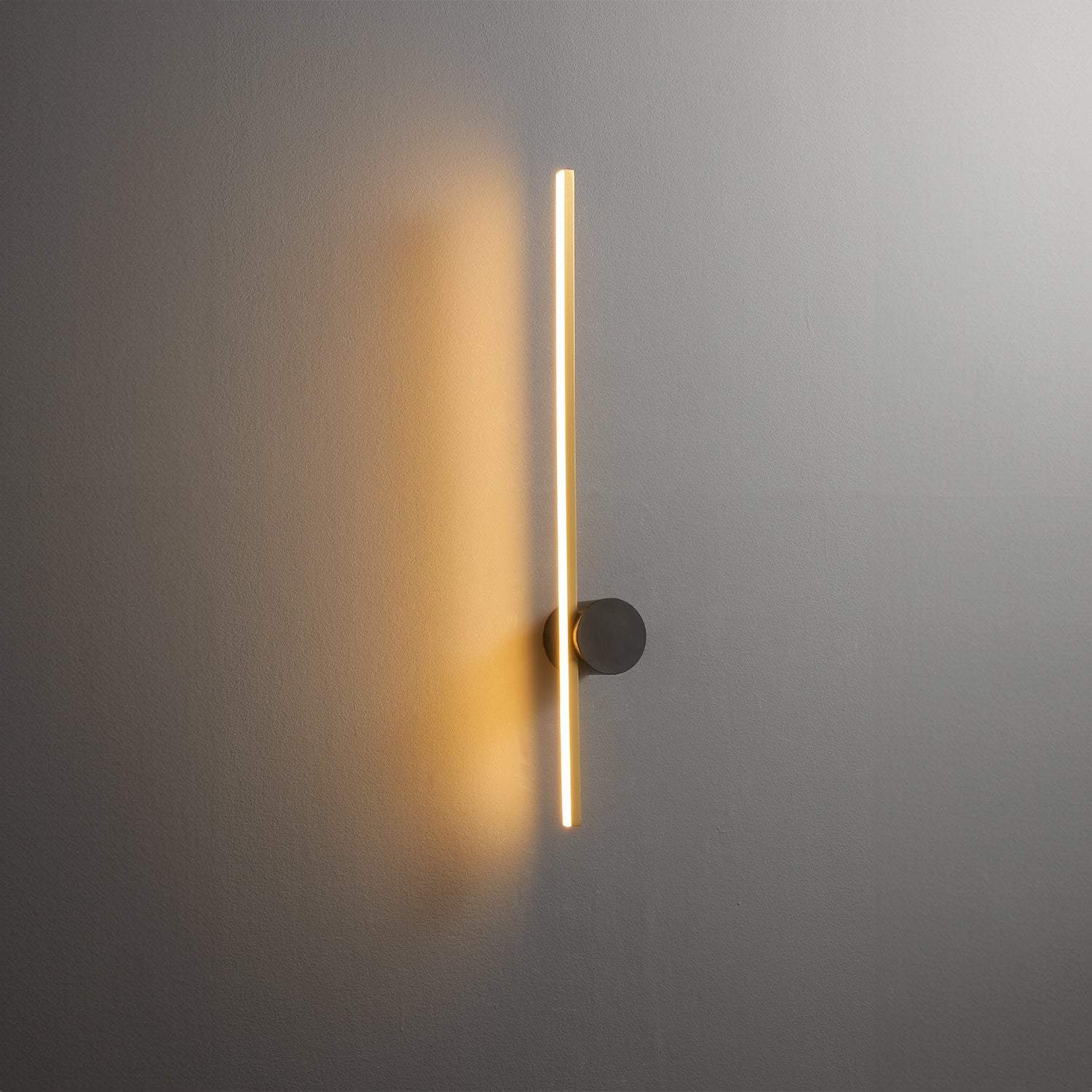 Coordinates_1_Brass_Wall_Lamp_Flos_0006