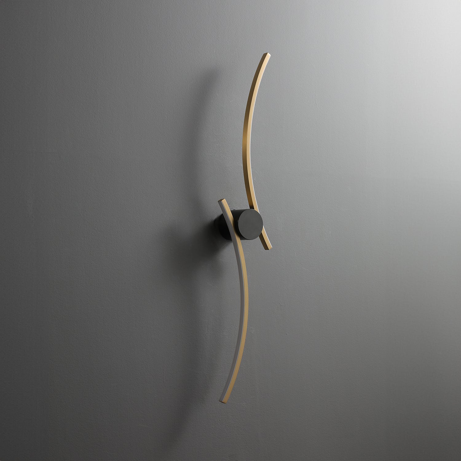 Coordinates_3_Brass_Wall_Lamp_Flos_0006