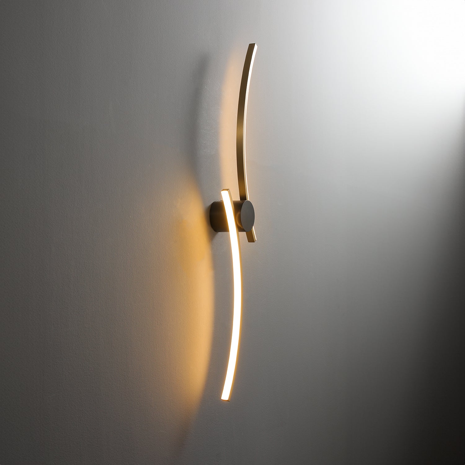 Coordinates_3_Brass_Wall_Lamp_Flos_0011