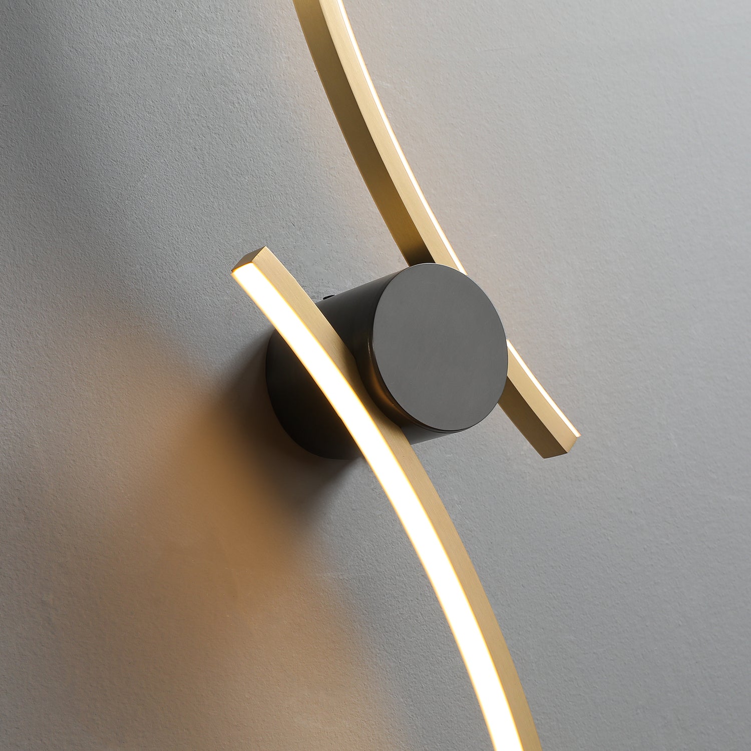 Coordinates_3_Brass_Wall_Lamp_Flos_0013