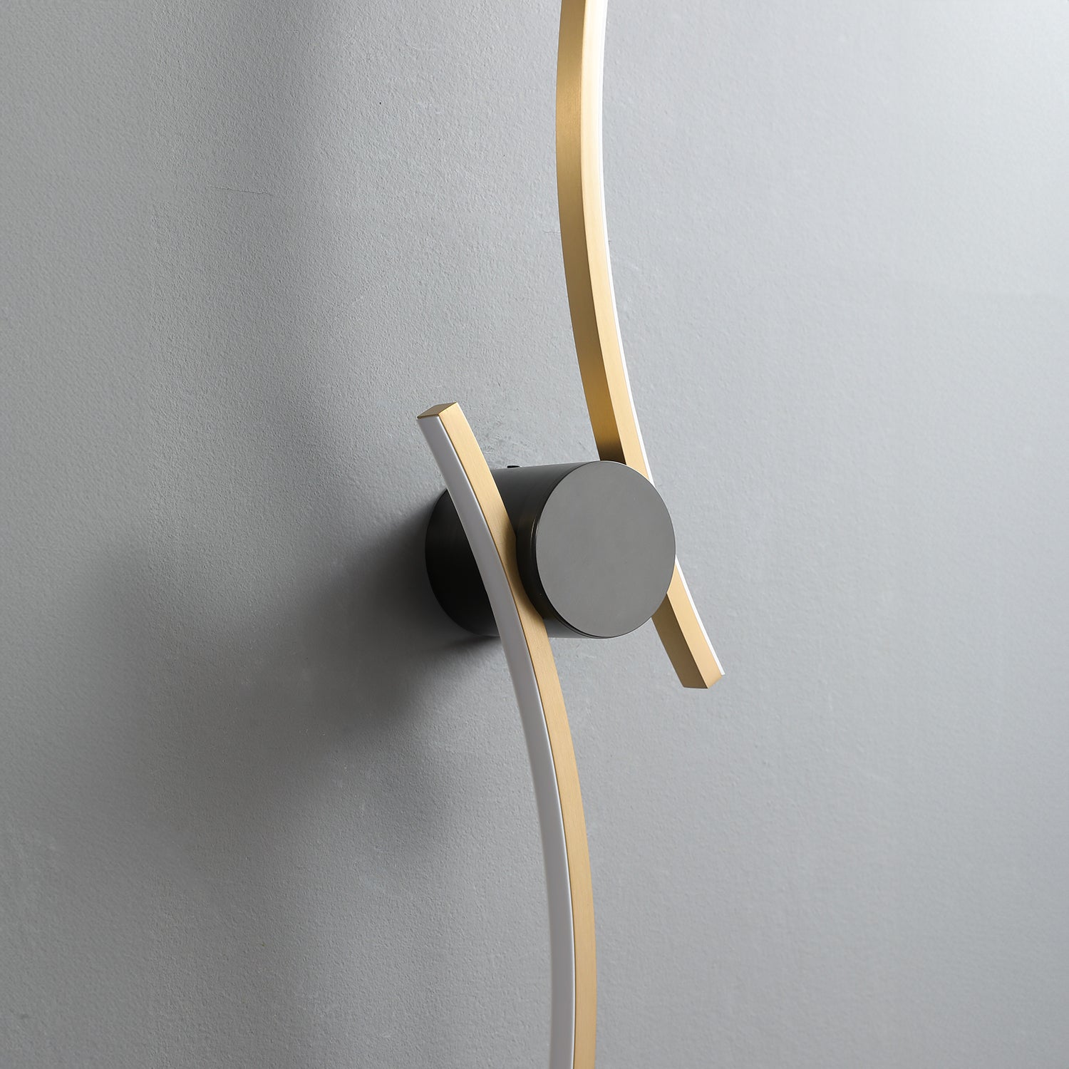 Coordinates_3_Brass_Wall_Lamp_Flos_0014