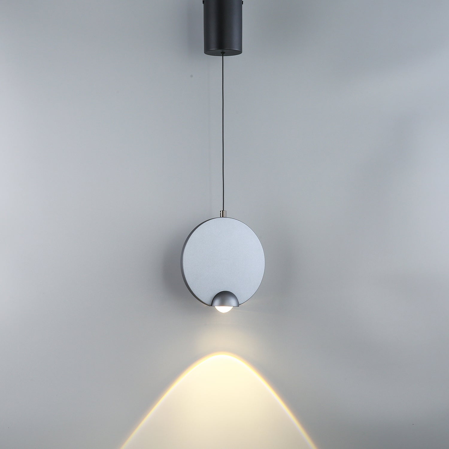 Disc-Shaped_Pendant_Light_07