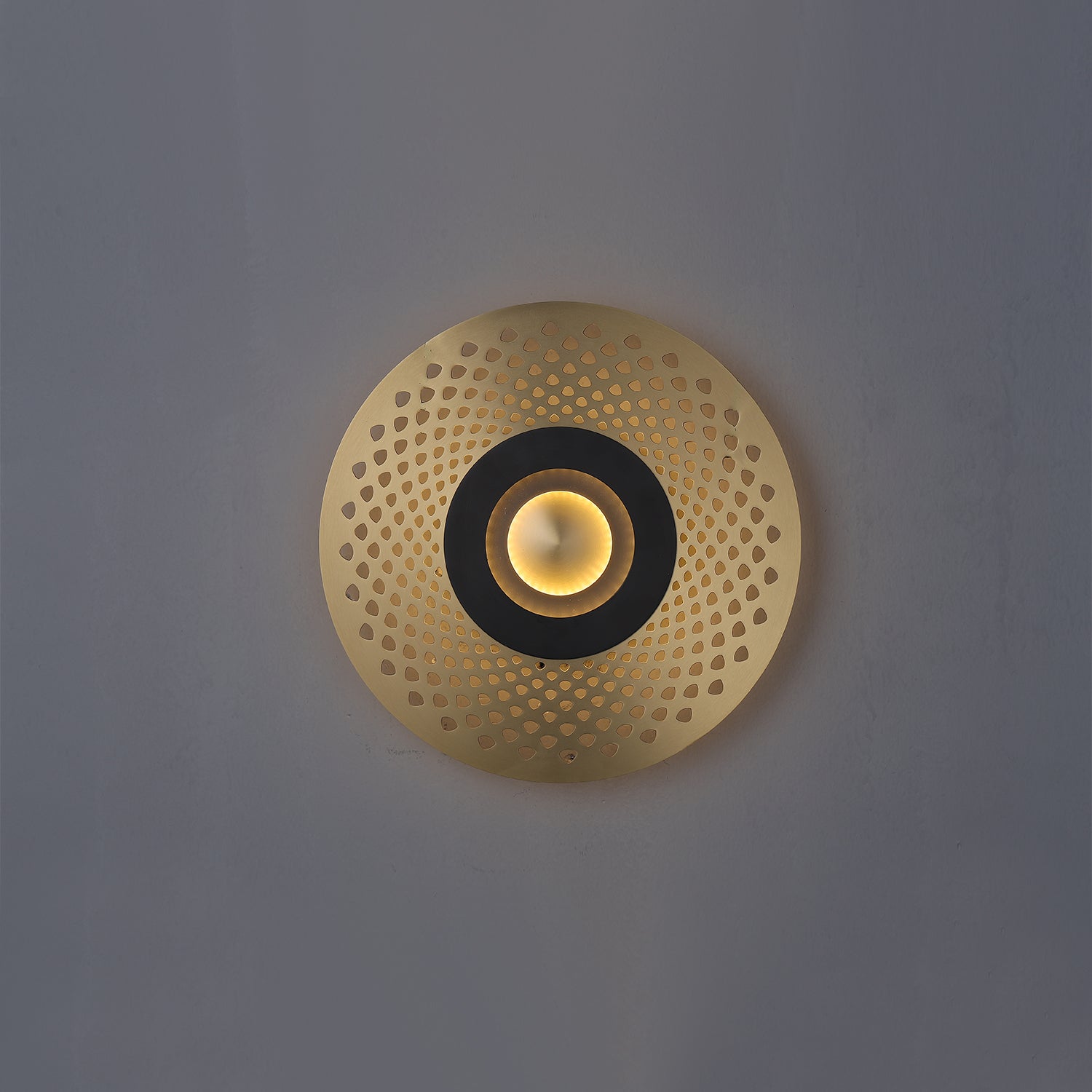 Earth_Wall_Lamp_Cvl_0016