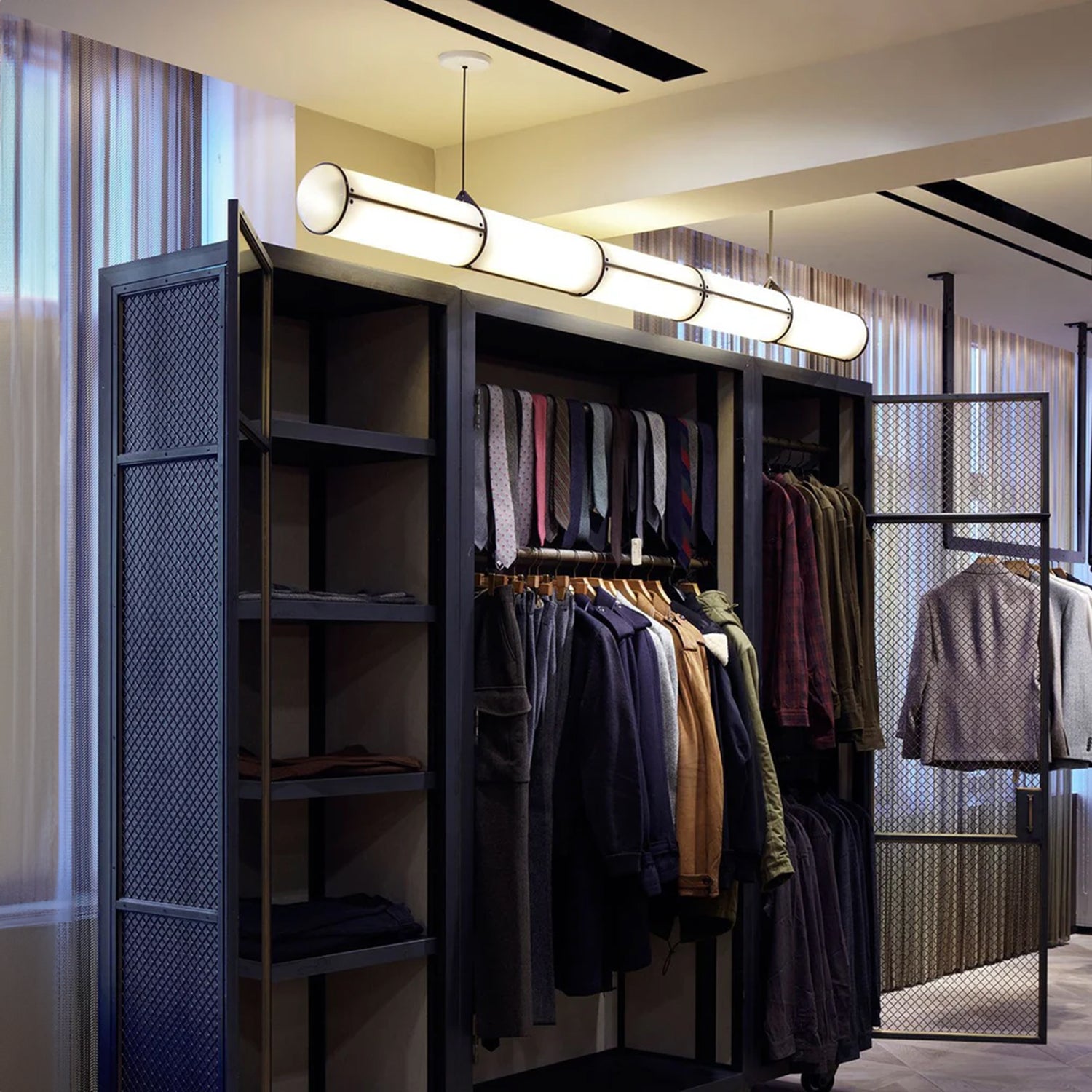 Endless_Straight_Pendant_Light_Roll_Hill_0023