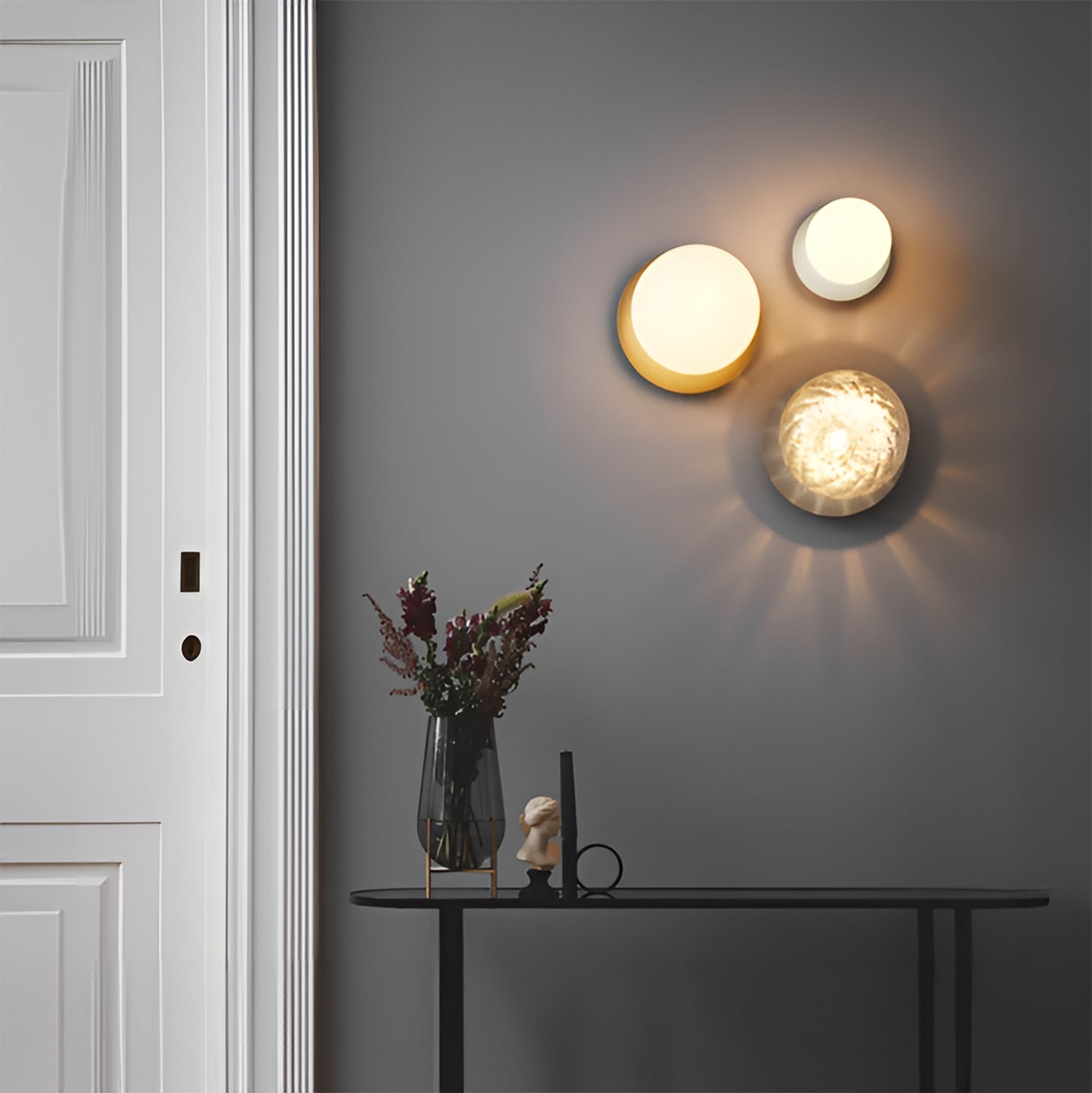 Liila_1_Brass_Wall_Lamp_Nuura_0018