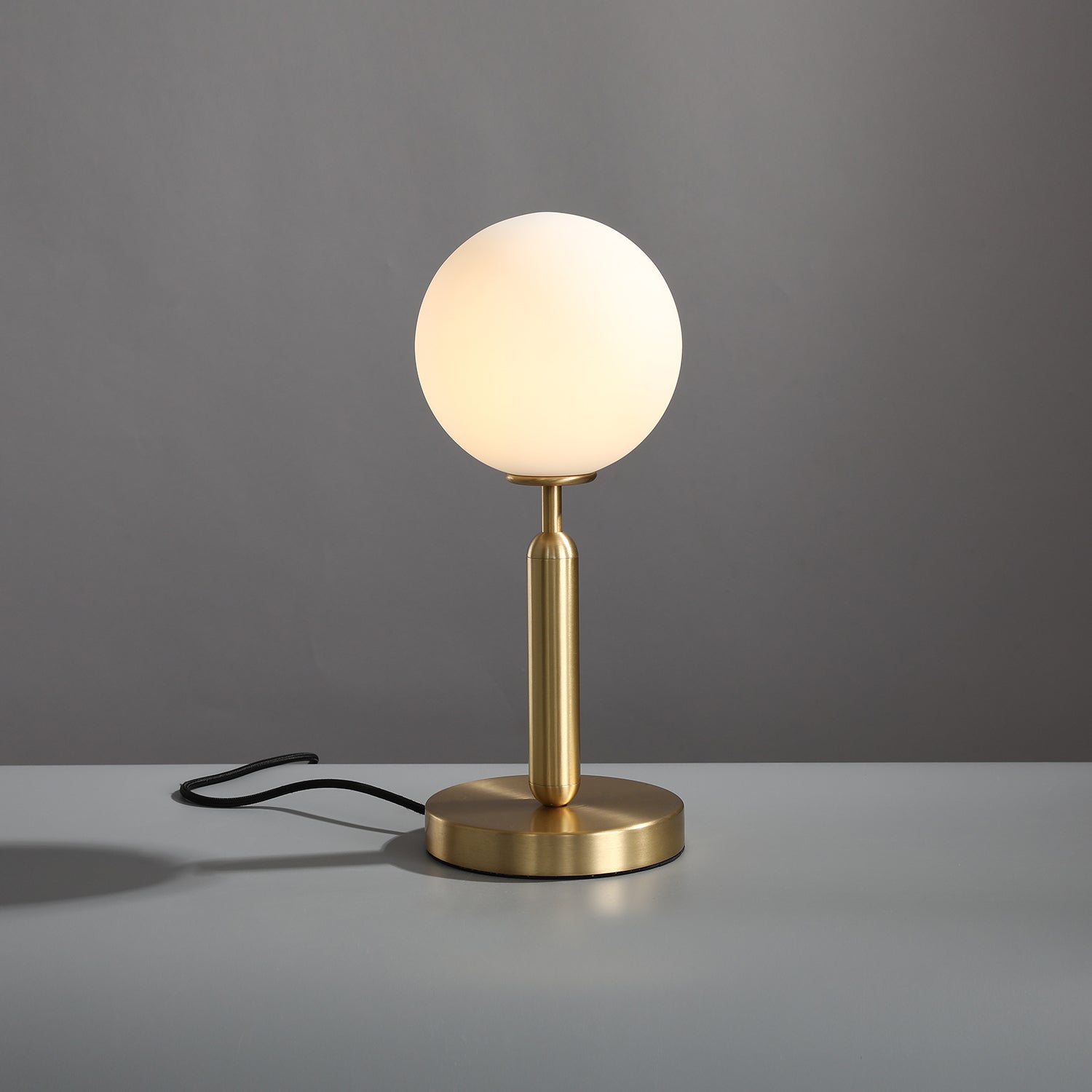 Miira_Brass_Table_Lamp_Nuura_0007