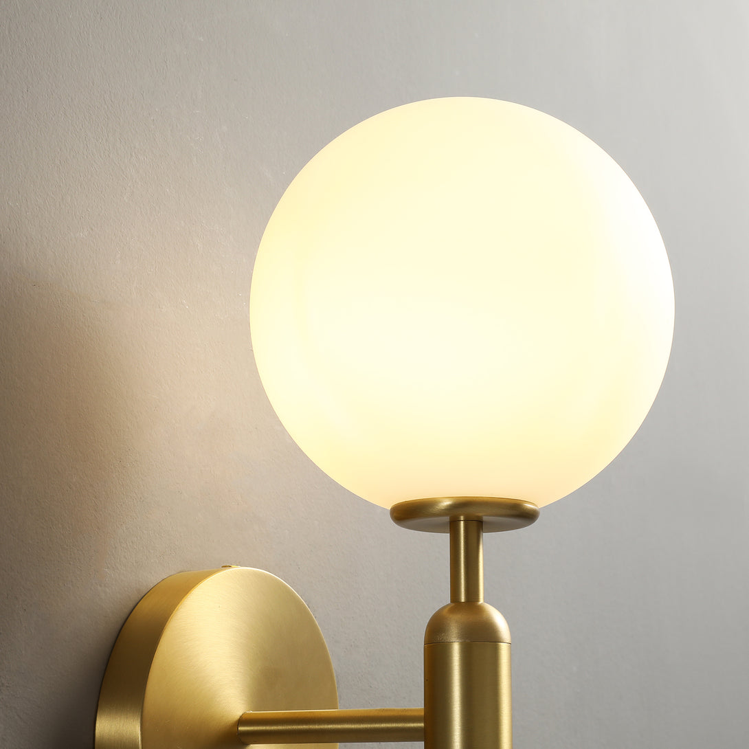 Miira_Brass_Wall_Lamp_Nuura_0008