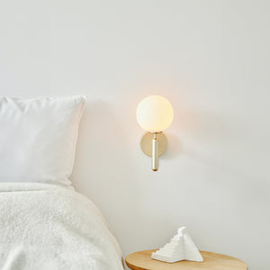Miira_Brass_Wall_Lamp_Nuura_0012