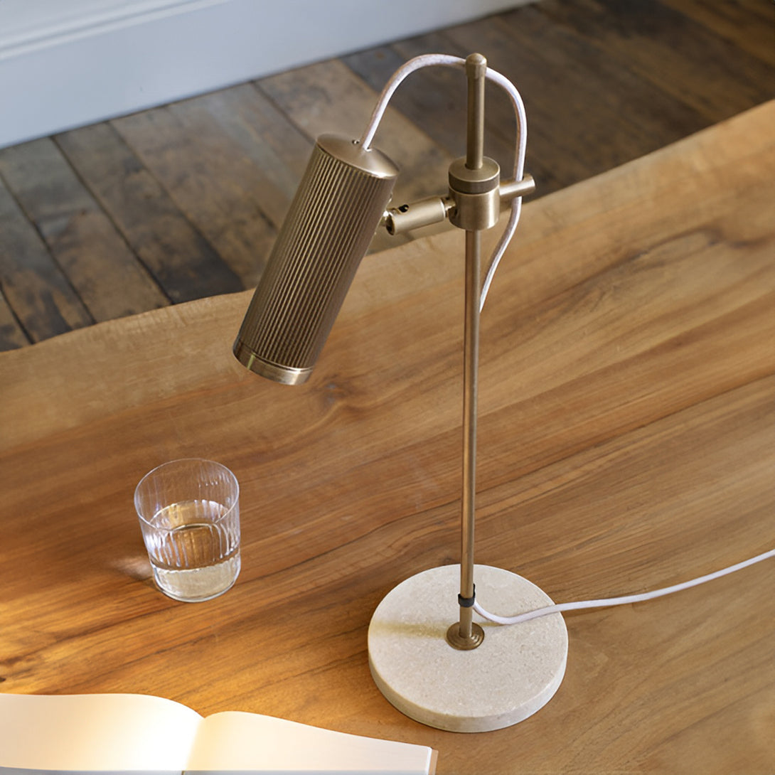 Spot_Desk_Lamp_11